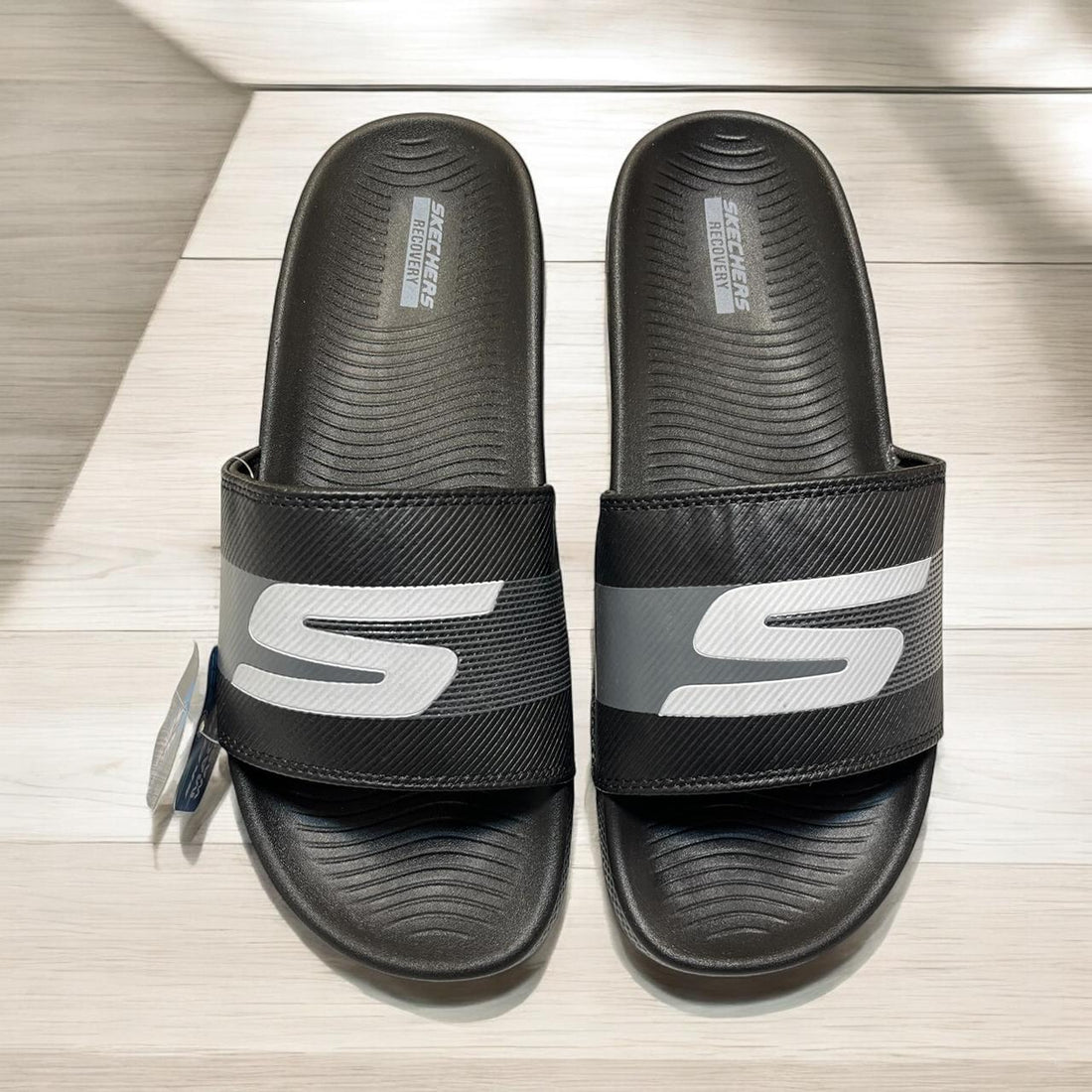 SKECHERS BLACK COMFORT SOFT SLIPPER