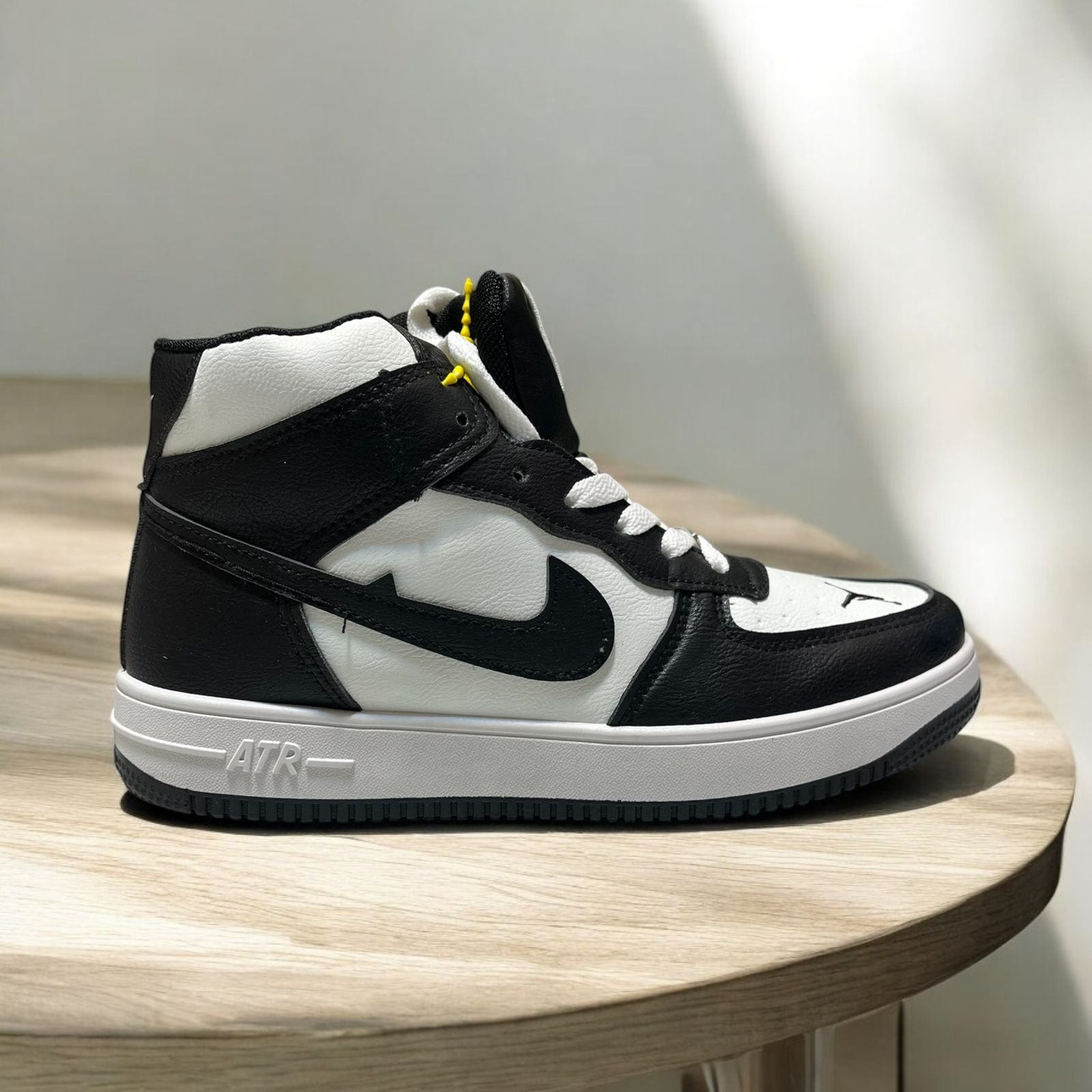 TRENDY AIR JORDAN SNEAKERS (BLACK)